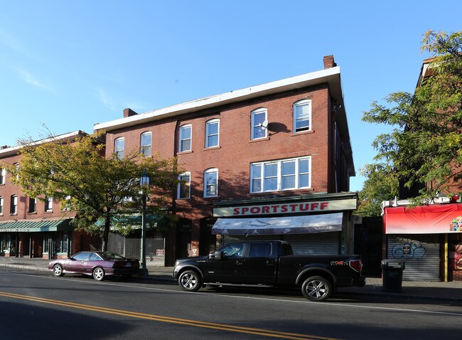 642 Park St in Hartford, CT - Building Photo - Building Photo