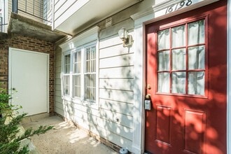 16198 Taconic Cir in Montclair, VA - Building Photo - Building Photo