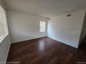 24511 Florence St in Detroit, MI - Building Photo - Building Photo