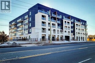 1936 Rymal Rd E in Hamilton, ON - Building Photo