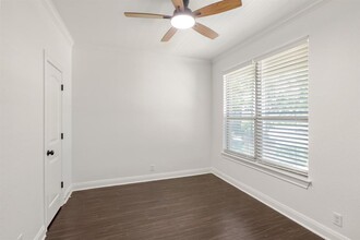 135 Clematis Ct in Kyle, TX - Building Photo - Building Photo