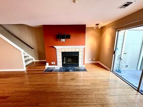 2625 Oak Rd, Unit c in Walnut Creek, CA - Building Photo - Building Photo