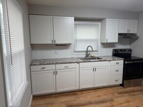 886 Carolyn Ave in Columbus, OH - Building Photo - Building Photo
