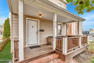 612 Sylvania Ave in Avon By The Sea, NJ - Building Photo - Building Photo