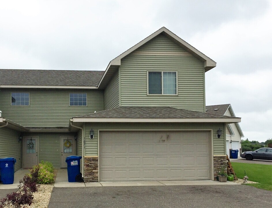 1671 20th Ave NE in Sauk Rapids, MN - Building Photo