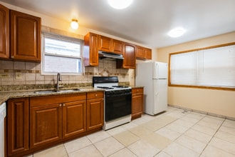 8906 S Halsted St in Chicago, IL - Building Photo - Building Photo