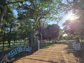 606 Blessing Ranch Rd in Liberty Hill, TX - Building Photo - Building Photo