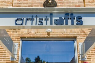 Artist Lofts in Manitowoc, WI - Building Photo