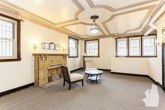 2536 N Sawyer Ave in Chicago, IL - Foto de edificio - Building Photo