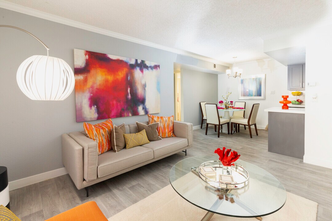 Avia 266 in Mesa, AZ - Building Photo