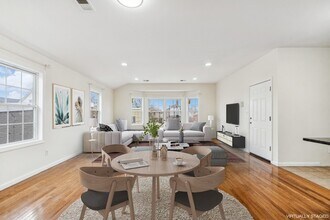 28 W 16th St in Bayonne, NJ - Building Photo - Building Photo
