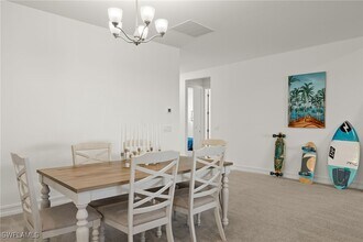 18694 Royal Hammock Blvd in Naples, FL - Foto de edificio - Building Photo