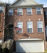 5708 Governors Pond Cir in Alexandria, VA - Building Photo