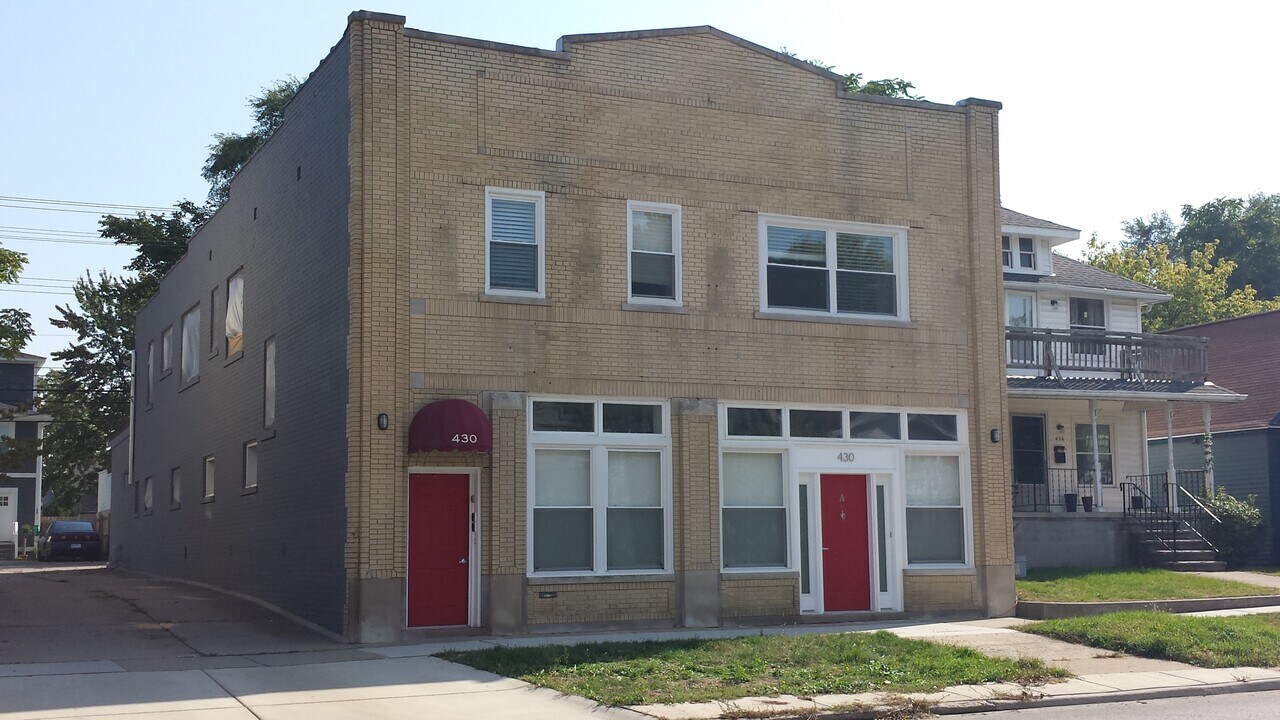 430 N Washington Ave, Unit B in Royal Oak, MI - Building Photo