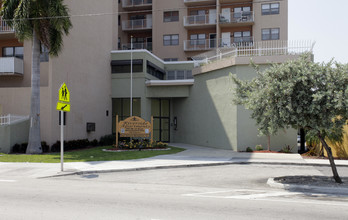 Riverside Apartments in Miami, FL - Building Photo - Building Photo