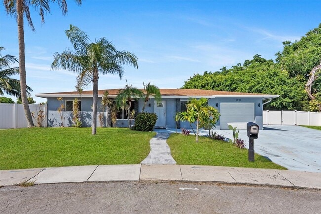 property at 1721 SW 10th St