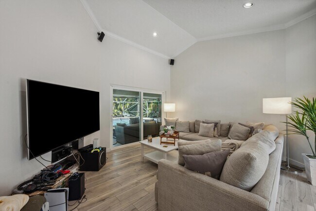 13385 Kingsbury Dr in Wellington, FL - Building Photo - Building Photo