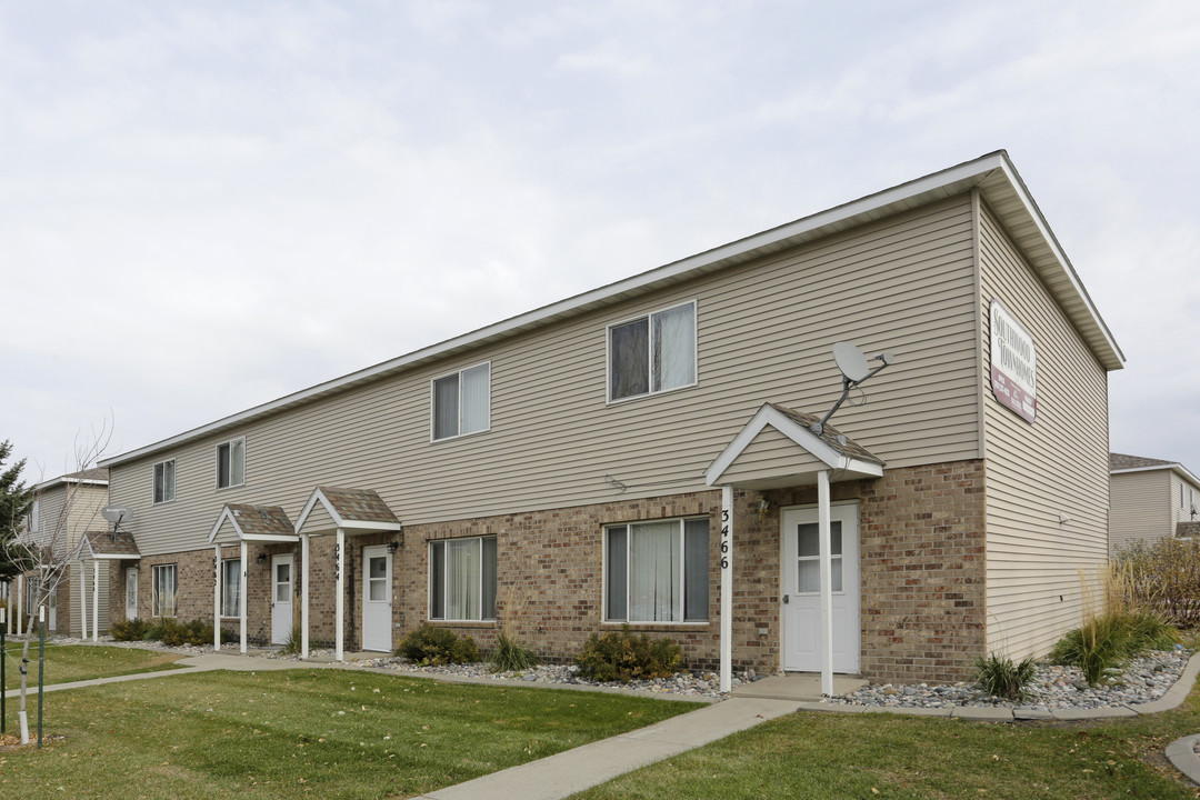 Southwood Townhomes in Fargo, ND - Building Photo