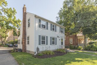 909 E Ann St in Ann Arbor, MI - Building Photo - Building Photo
