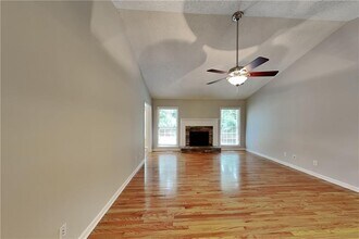 501 Brooksdale Dr in Woodstock, GA - Building Photo - Building Photo