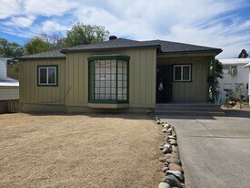 326 W 11th St in Reno, NV - Building Photo