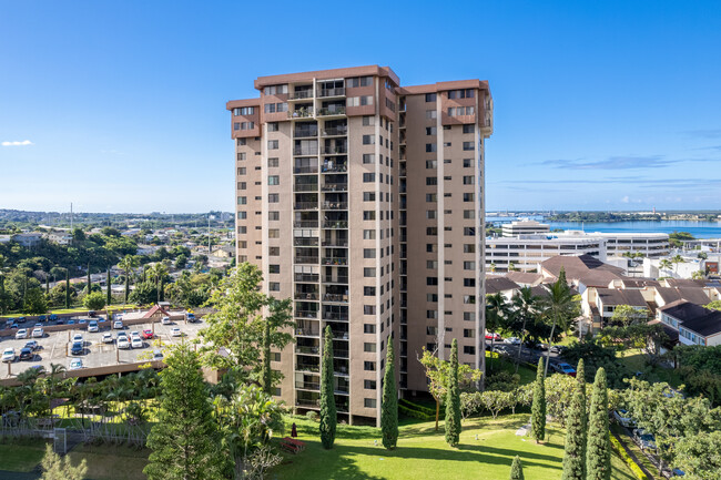 Park at Pearlridge in Aiea, HI - Building Photo - Building Photo