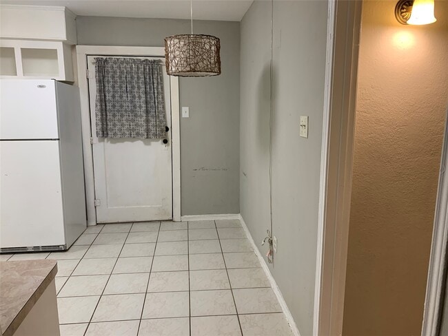 property at 215 E 25th St