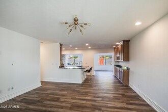 2532 E Highland Ave in Phoenix, AZ - Building Photo - Building Photo