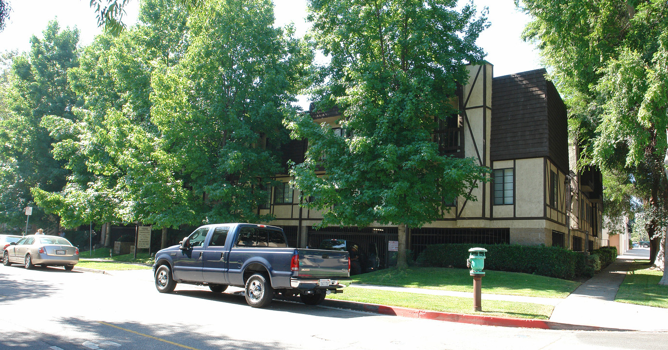 15050 Moorpark in Sherman Oaks, CA - Foto de edificio