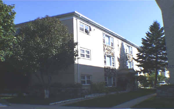 5237 N Potawatomie in Chicago, IL - Foto de edificio