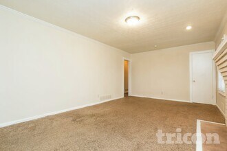 3842 Wesley Dr in Lithia Springs, GA - Foto de edificio - Building Photo