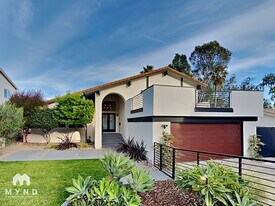 13155 Portofino Dr in Del Mar, CA - Building Photo