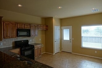 7305 Prairie Twyne Dr in Yukon, OK - Foto de edificio - Building Photo