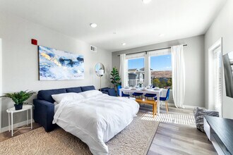 375 Harbour Cove Dr in Sparks, NV - Building Photo - Building Photo