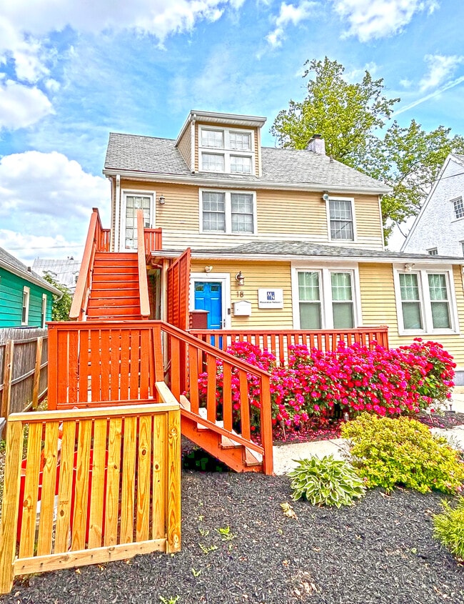 18 Grove St, Unit 18B