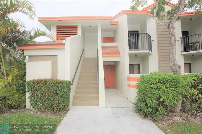 5529 Courtyard Dr in Margate, FL - Building Photo - Building Photo