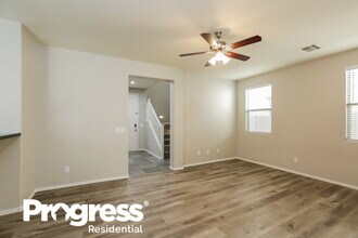 4043 W Pedro Ln in Phoenix, AZ - Foto de edificio - Building Photo