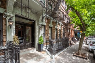 65-67 Bank St in New York, NY - Foto de edificio - Building Photo