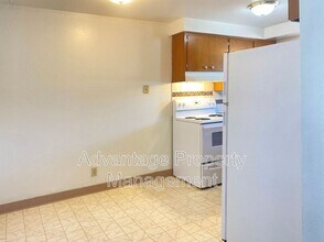 365 Jackson St W in Monmouth, OR - Building Photo - Building Photo