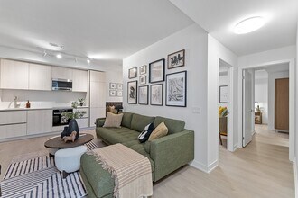 110 Broadway Ave in Toronto, ON - Building Photo - Building Photo