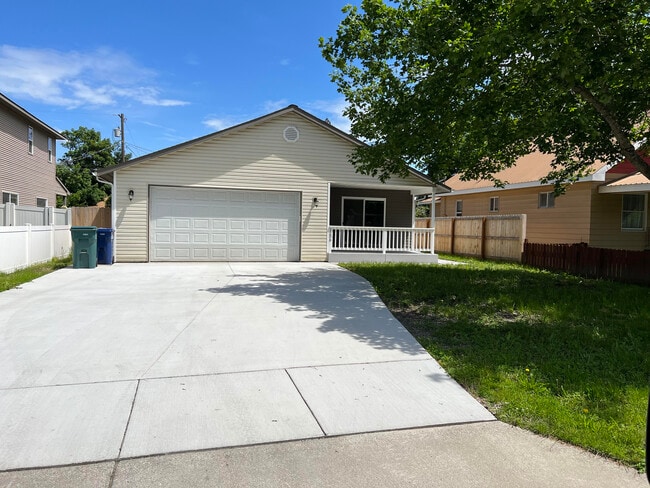 property at 1206 N 6th St