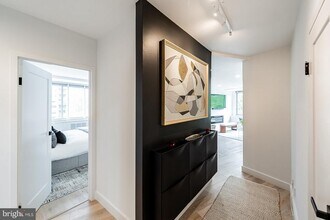 4200 Cathedral Ave NW in Washington, DC - Building Photo - Building Photo