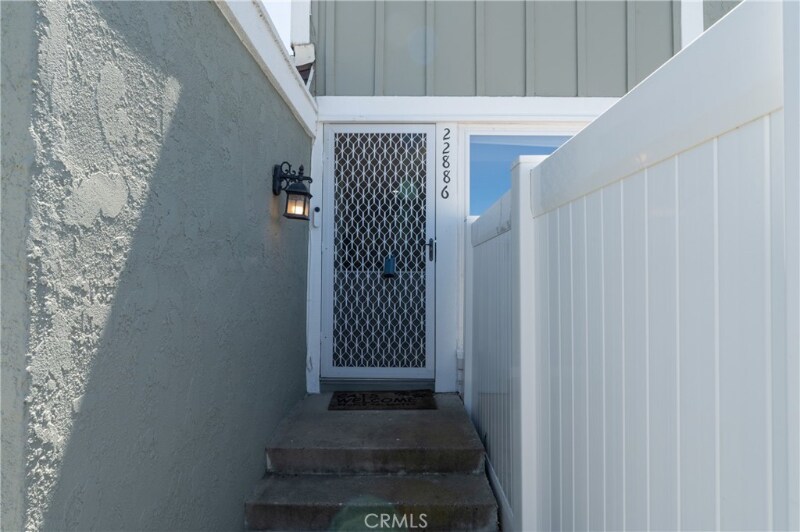 22886 Vía Pimiento in Mission Viejo, CA - Building Photo