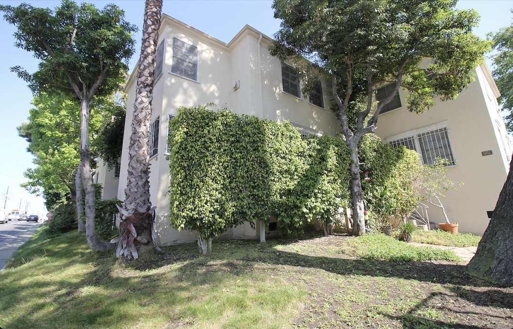 5900 Melrose Ave in Los Angeles, CA - Building Photo