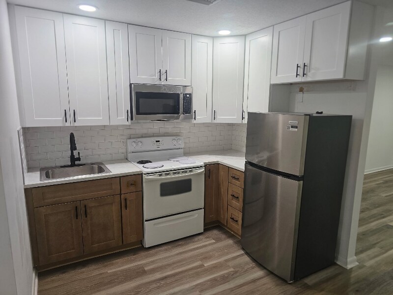 1135 SW Spruce St in Palm City, FL - Building Photo