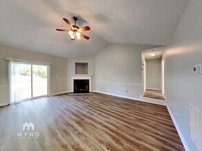 104 Carrington Dr in Garner, NC - Foto de edificio - Building Photo
