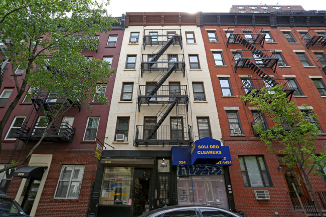 324 E 73rd St in New York, NY - Building Photo - Building Photo