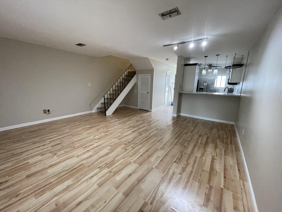 204 Fourth St SE in Fort Walton Beach, FL - Foto de edificio
