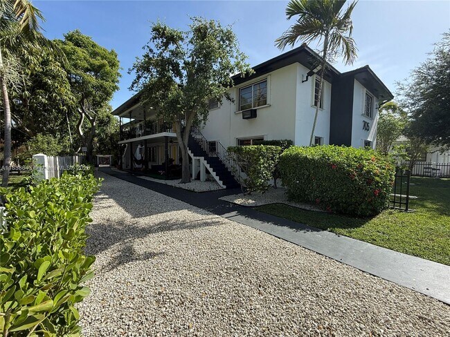 705 NE 92nd St in Miami Shores, FL - Building Photo - Building Photo