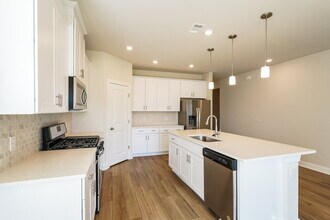 1230 Dutch peak in Lebanon, TN - Foto de edificio - Building Photo